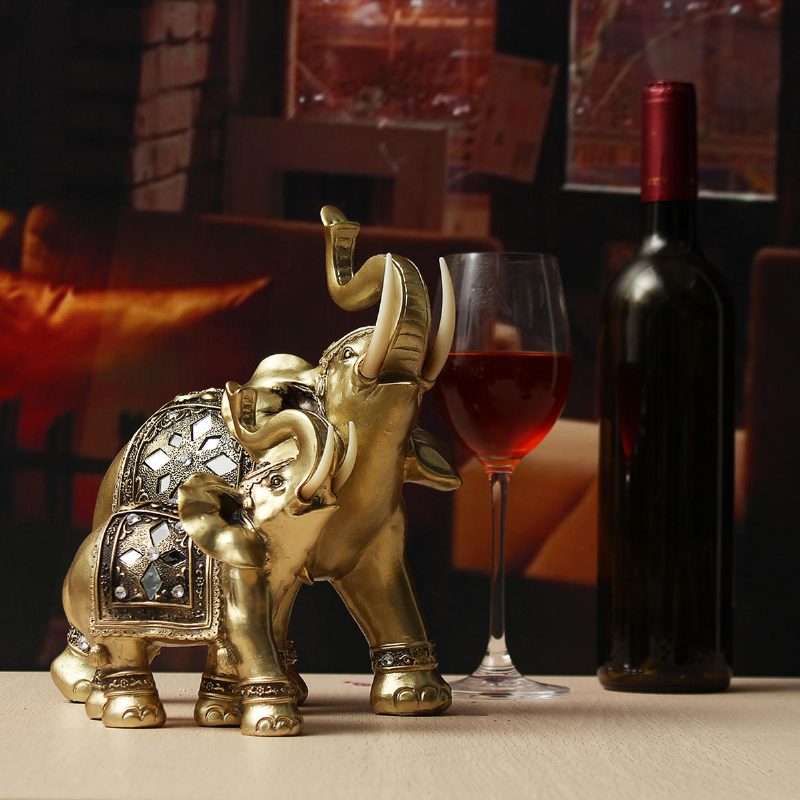 Lucky Charm Fengshui Mascot Arany Elefánt Gyanta Mini Szobor Otthoni Asztal Díszek Ajándékok Dekorációk