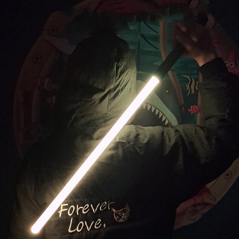 Bikight Lightsaber Rgb 7 Szín 2 Az 1-ben Led Lámpa Usb Újratölthető Fém Fogantyú Párbaj Hangos Fénykard Cosplay Színpadi Kellékek