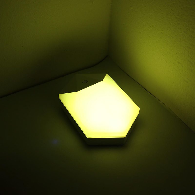 Rgb Led-es Éjszakai Lámpa Csatlakoztassa A Fali Alkonyattól Hajnalig Érzékelő Távirányítós Lépcsőházi Lámpát