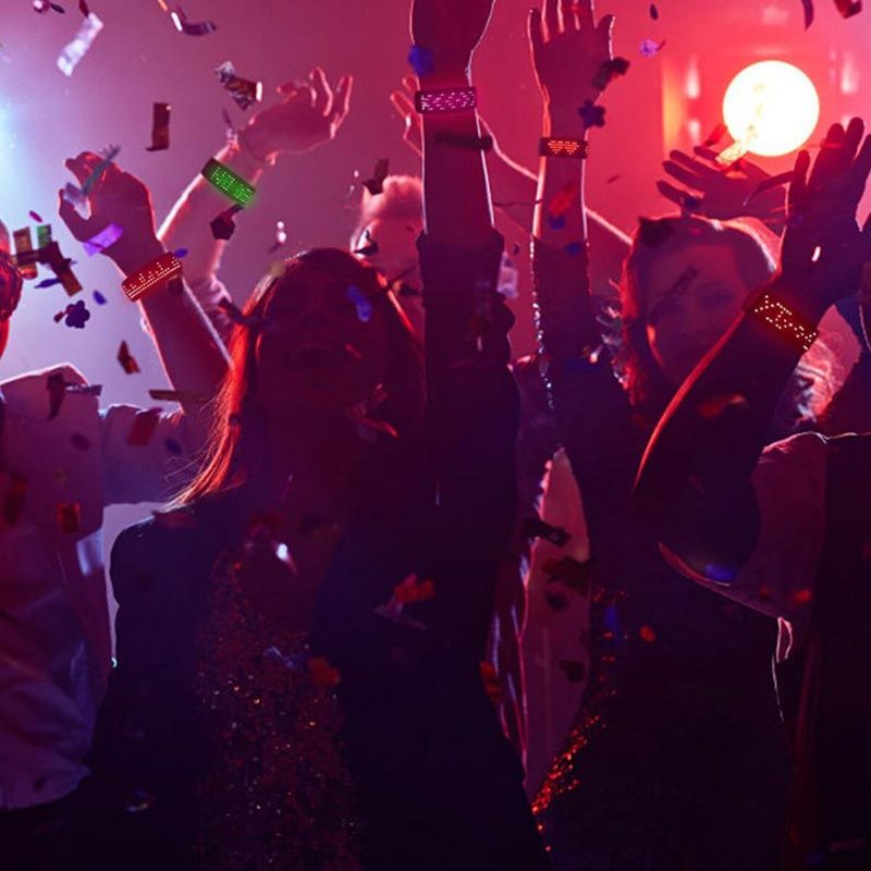 Éljenző Színes Kijelzős Dinamikus Led-es Világító Karkötő Éjszakai Futókoncert-parti Kellékek Karkötője